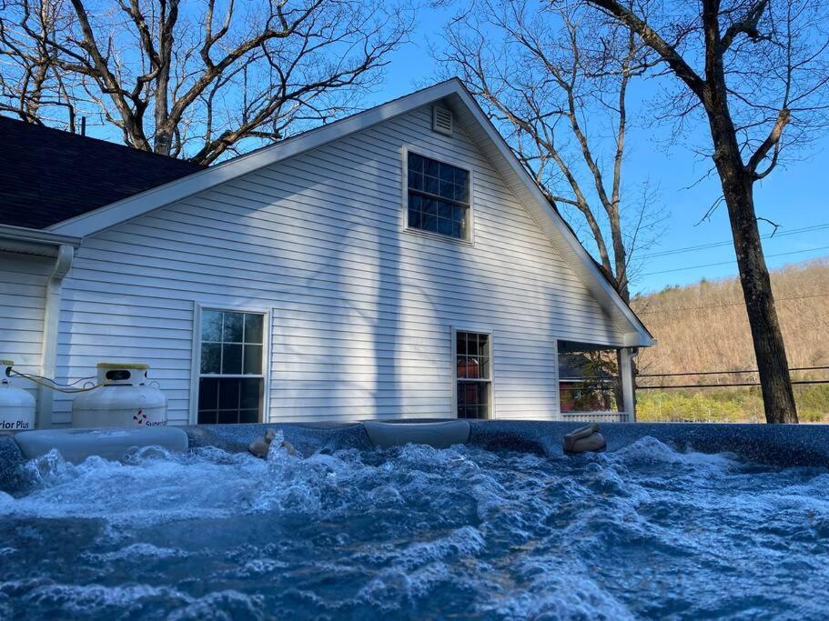 Cozy Cottage, Hot Tub, Fire Pit, 15Min To Hudson And Hiking Catskill Buitenkant foto