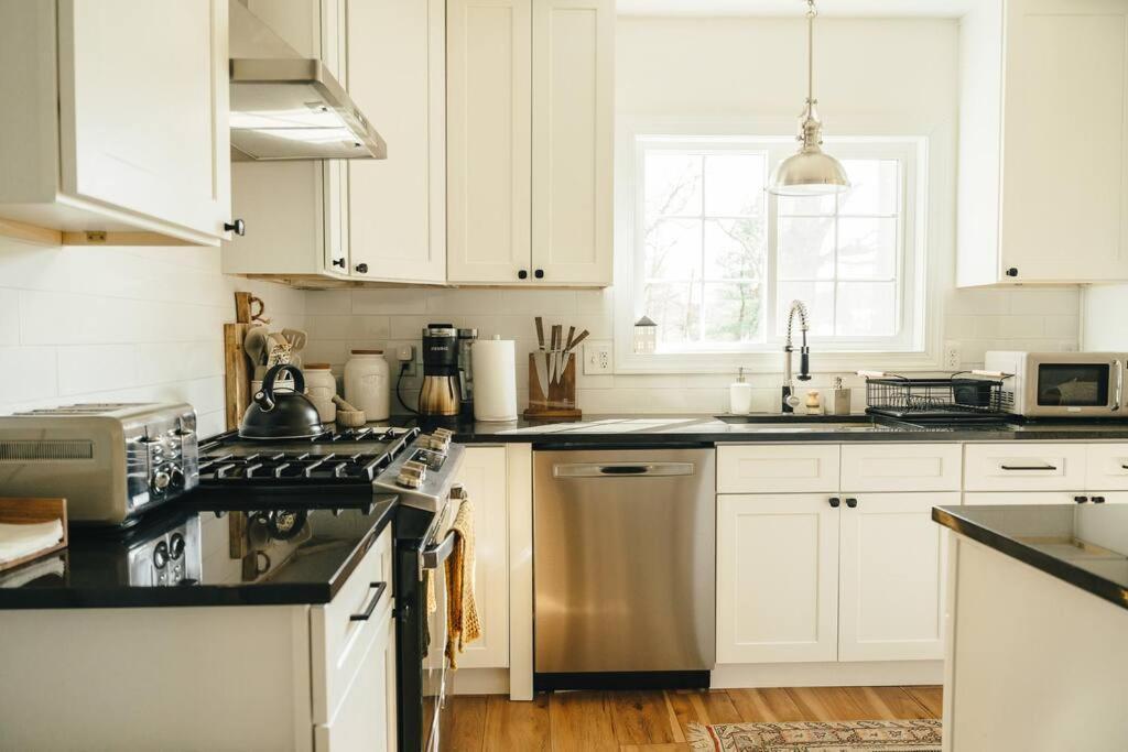 Cozy Cottage, Hot Tub, Fire Pit, 15Min To Hudson And Hiking Catskill Buitenkant foto